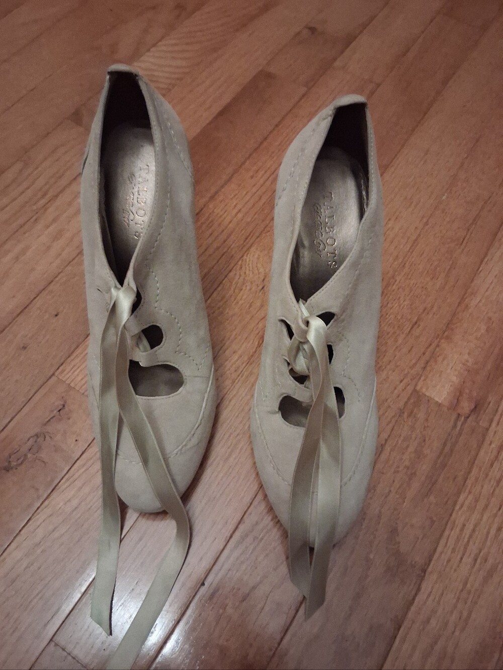 Talbots Classic Soft Suede Stiletto In Size 10